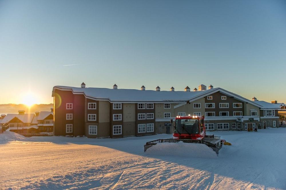 White Crystal Inn Big White Exterior foto